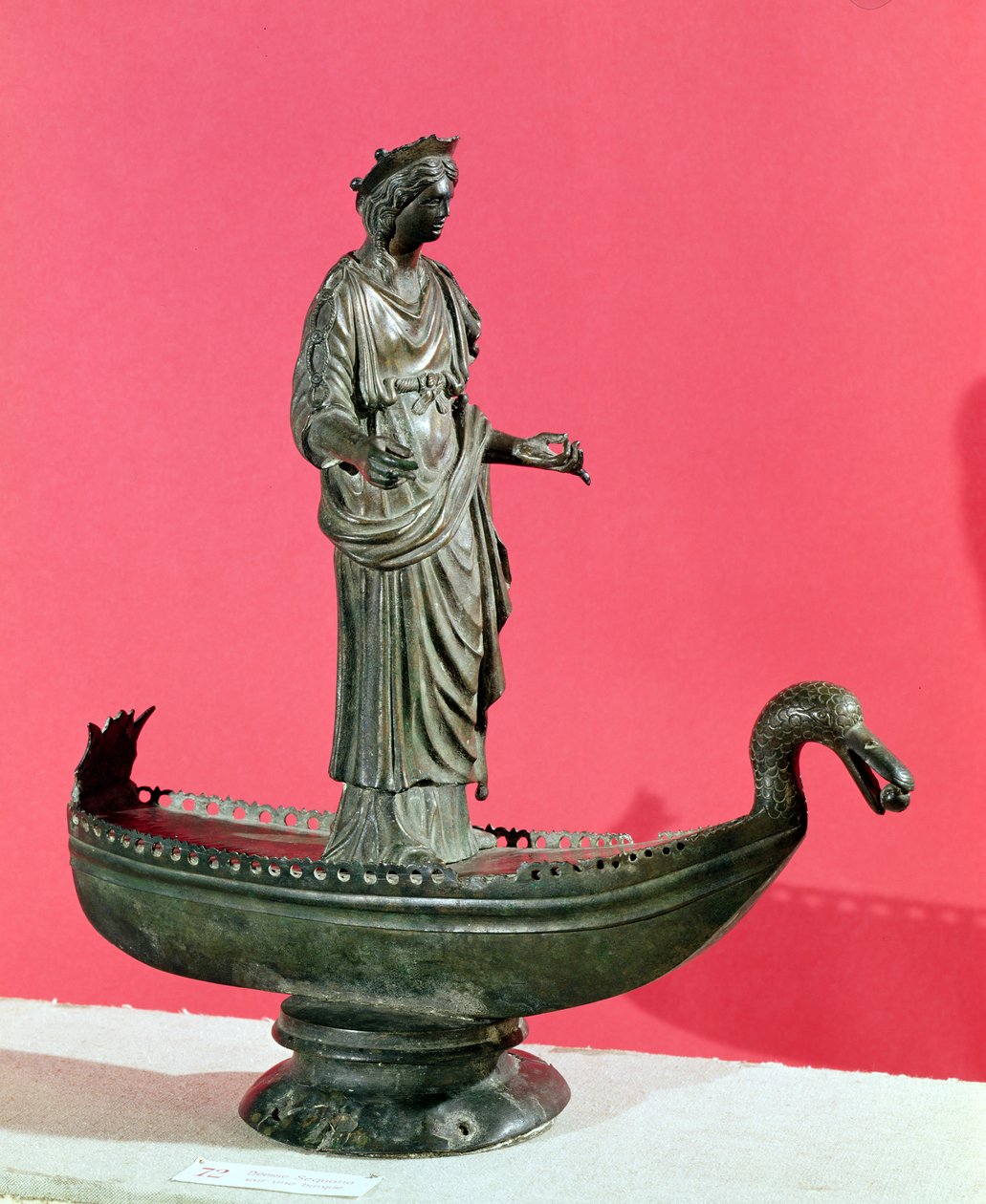 Figur der Göttin Sequana, aus den Schätzen der Quelle der Seine, 2.-3. Jahrhundert (Bronze) von Gallo Roman