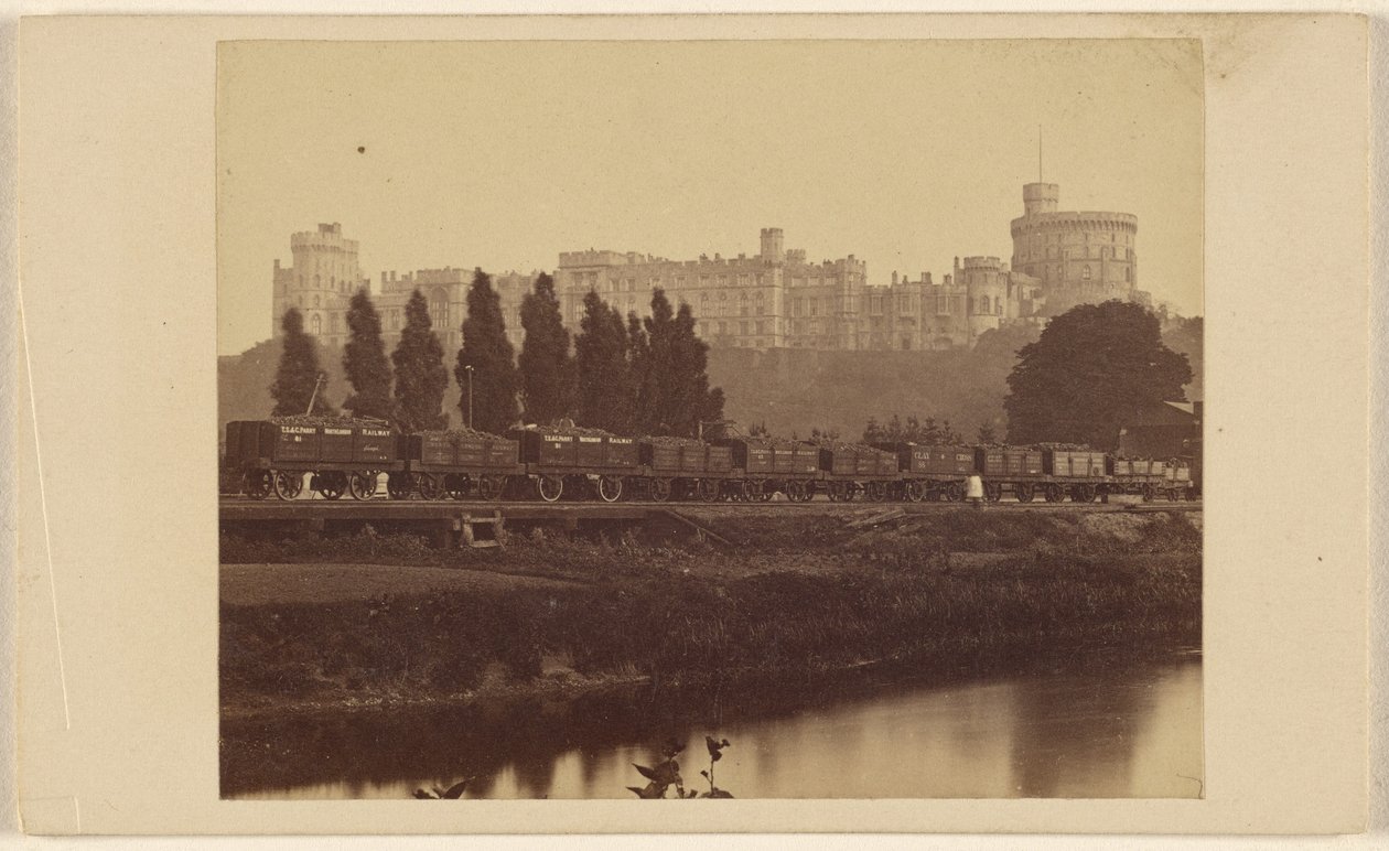 [Schloss Windsor, gesehen vom Fluss Thames] von George Washington Wilson