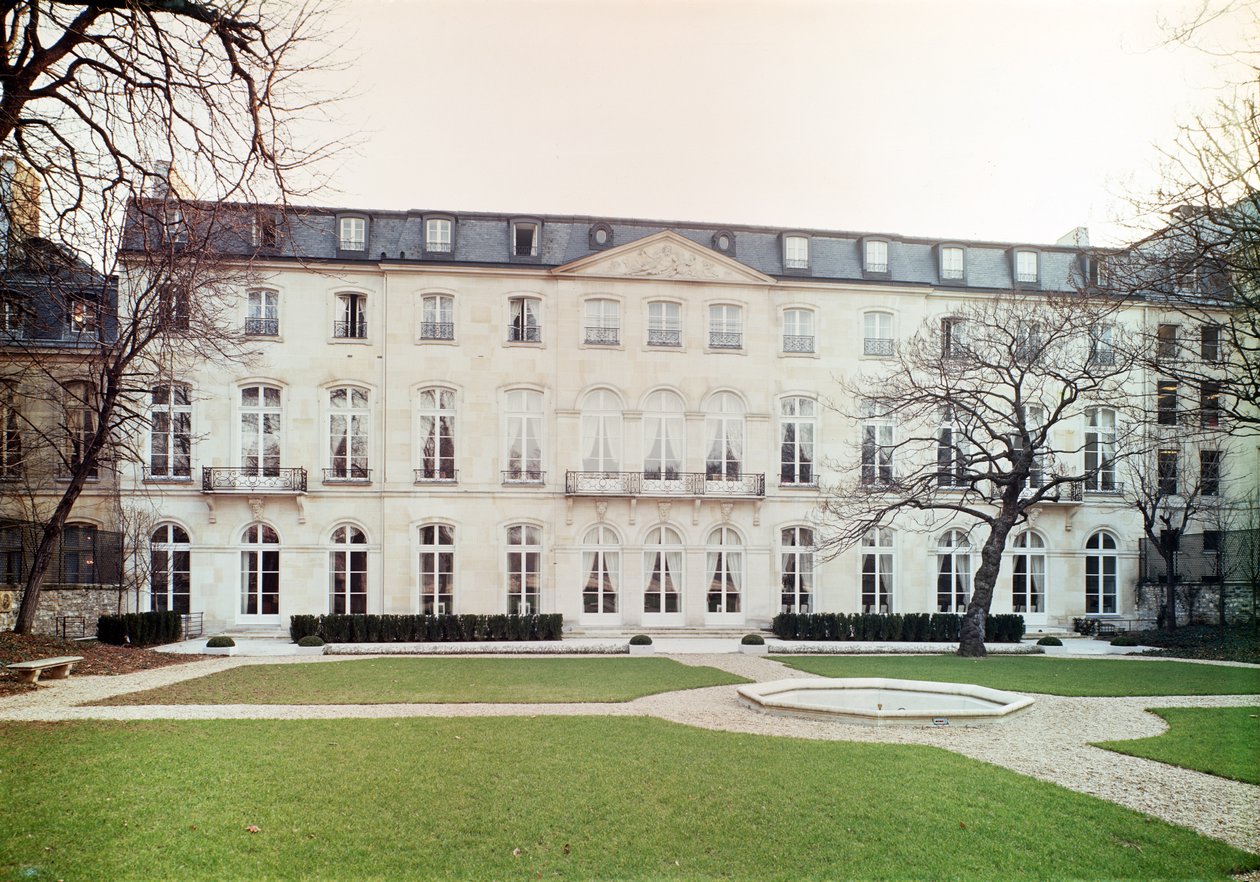 Ansicht der Gartenfassade des Hotel de Beauharnais, erbaut 1713. Innenansicht des Salon Vert im Appartement von Prinz Eugene de Beauharnais (1781-1824) von Germain Boffrand