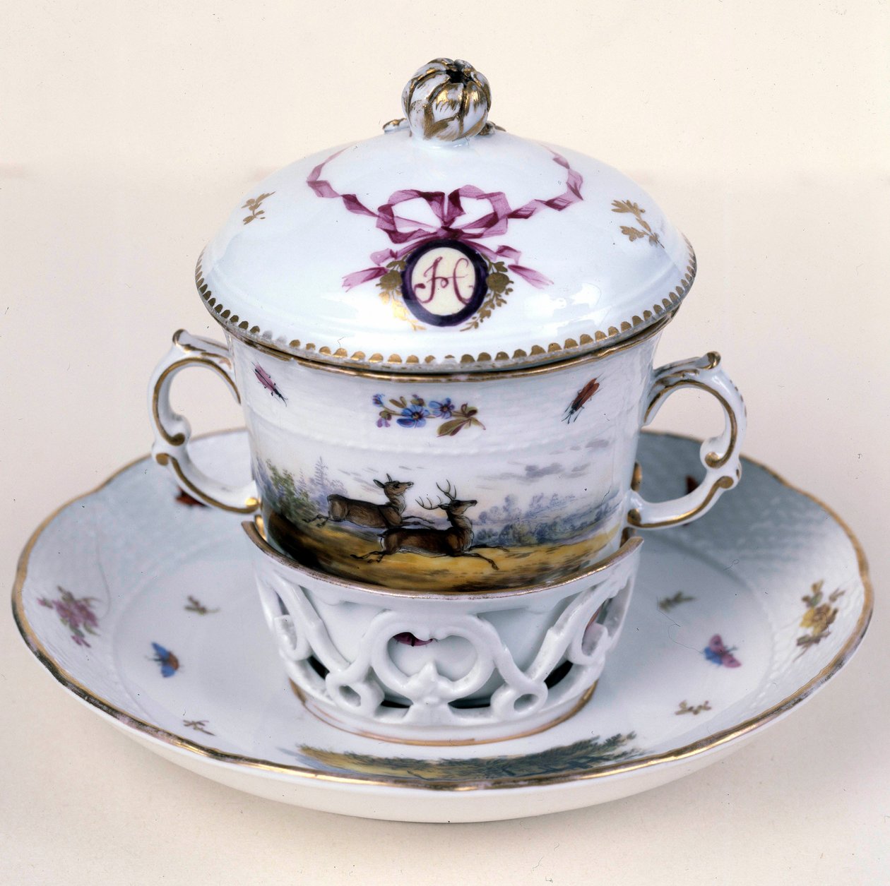 Porzellantasse aus dem 19. Jahrhundert (zum Trinken heißer Getränke). Deutsche Herstellung. Besançon, Museum der Schönen Künste von German School