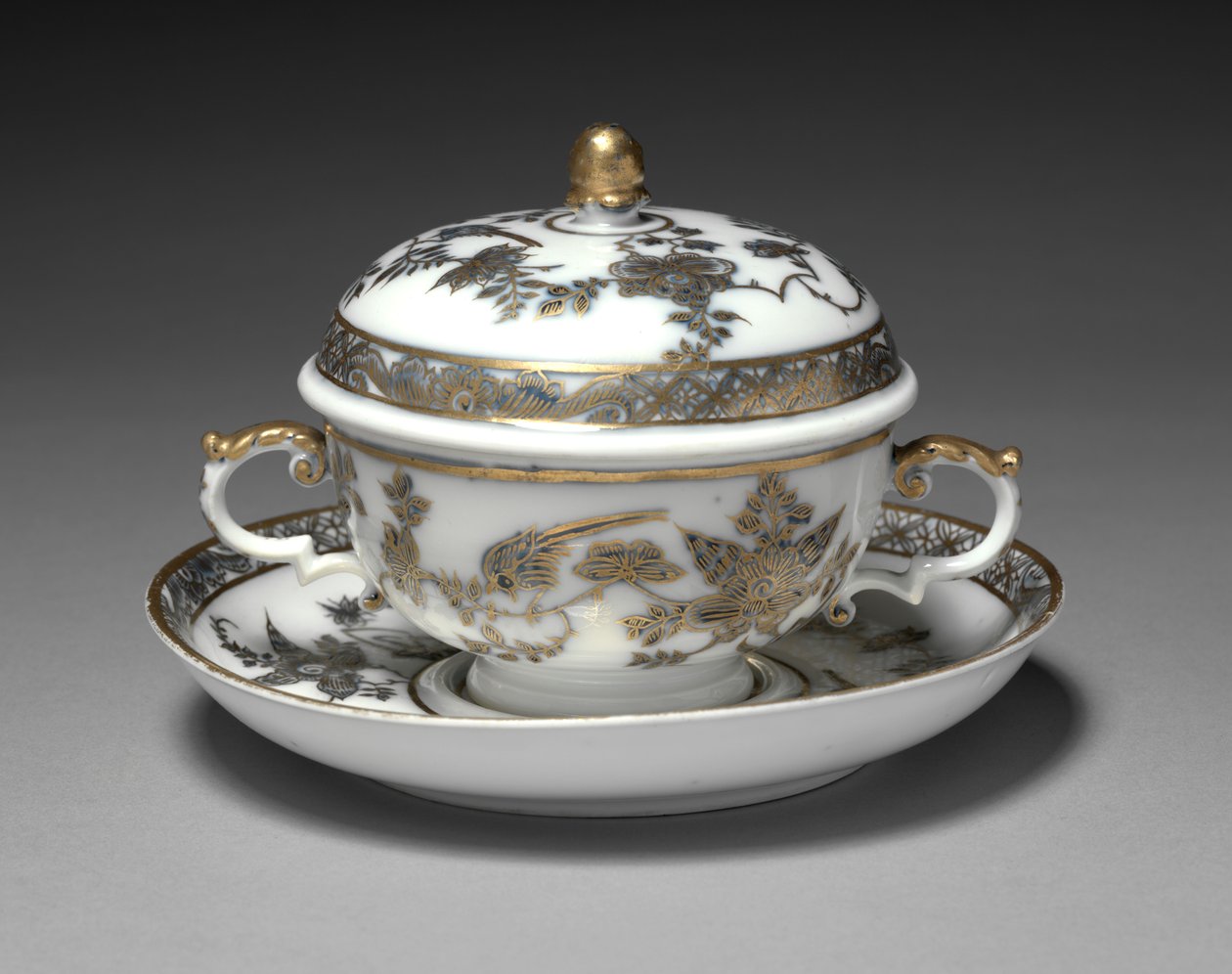 Gedeckte Schale und Teller, Hersteller Meissener Porzellanmanufaktur, Deutschland, 1730-1740 von German School