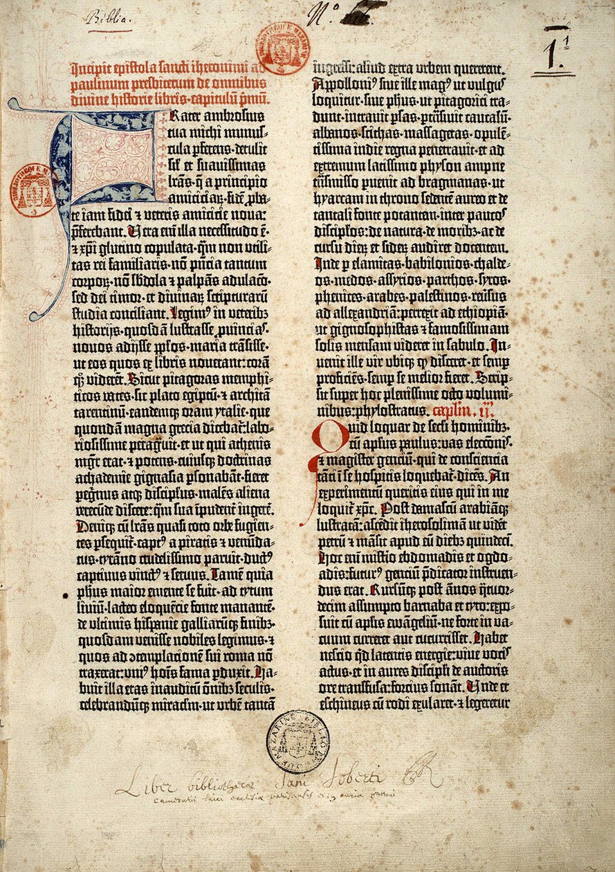Erste Seite der Bibel in Latein (Vulgata) von Gutenberg, vorbereitet in Mainz 1452 - 1454. Der Beginn des Briefes von St. Hieronymus an den Priester Paulinus, der sich mit allen Büchern der Heiligen Schrift befasst. von German School