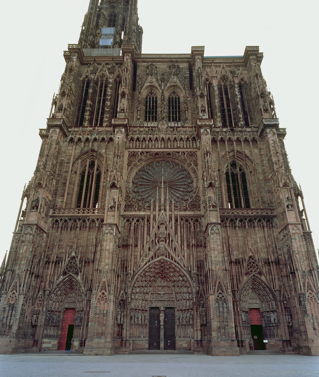 Westfassade der Kathedrale von Straßburg, begonnen 1277 von German School
