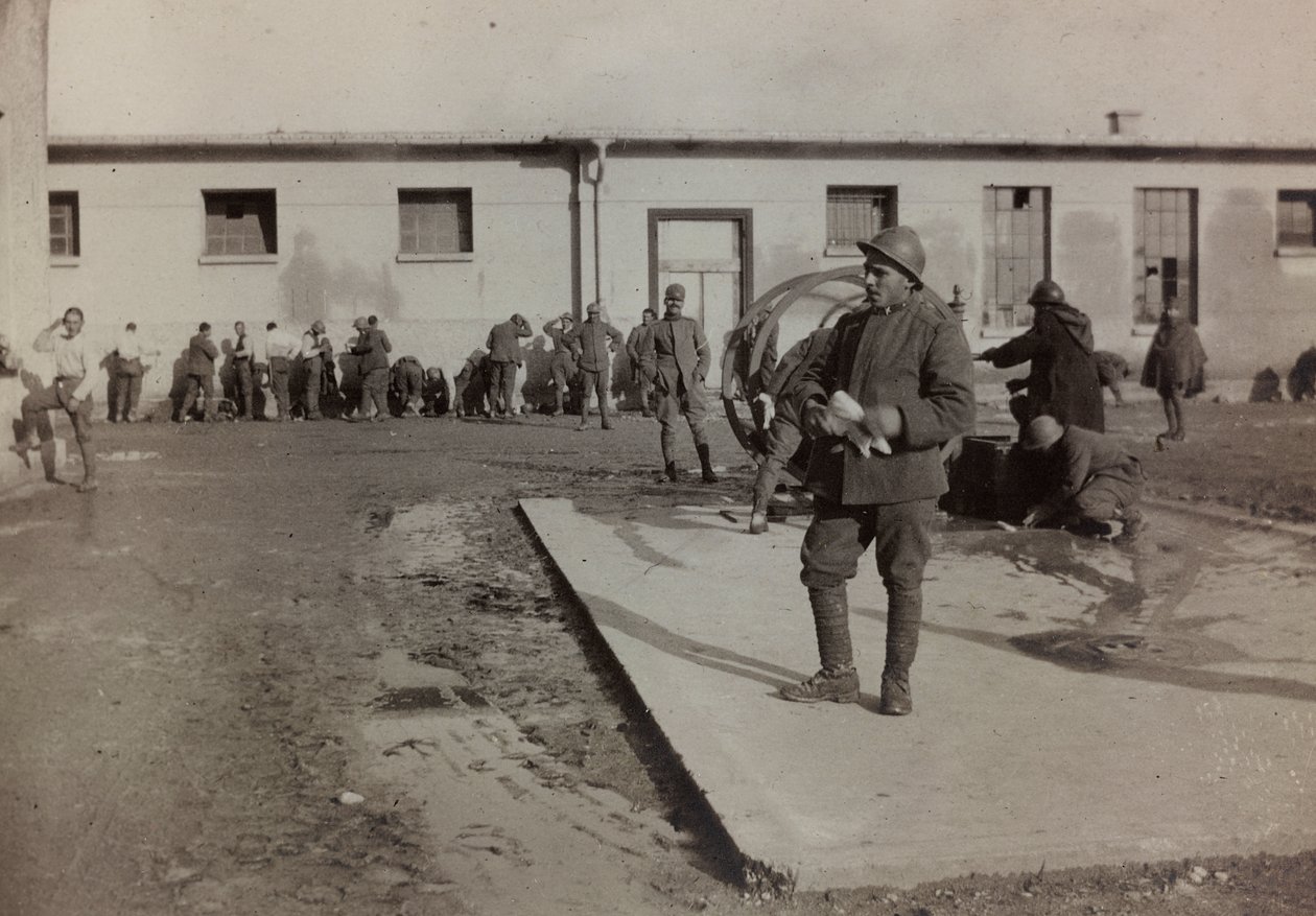 Album "Bilder des Krieges II": italienische Soldaten in Gradisca Sagrado, Gorizia, Italien (s/w Foto) von Gigliucci Gigliucci