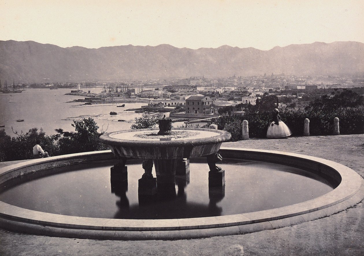 Panorama von der Villa Belmonte mit dem Brunnen. Palermo von Giorgio Sommer