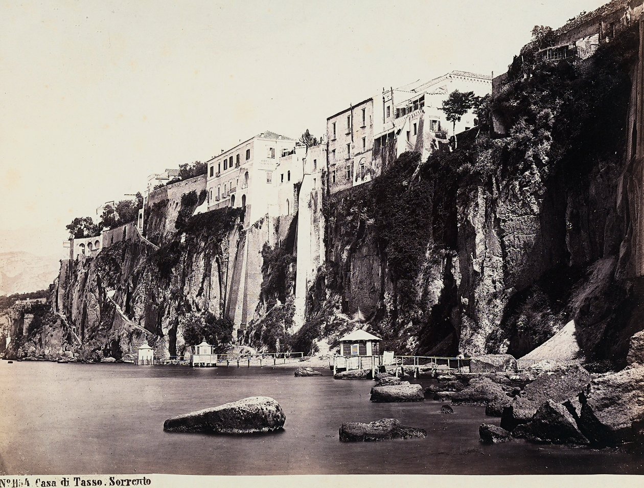 Das Haus von Tasso hoch über dem Meer von Sorrent von Giorgio Sommer