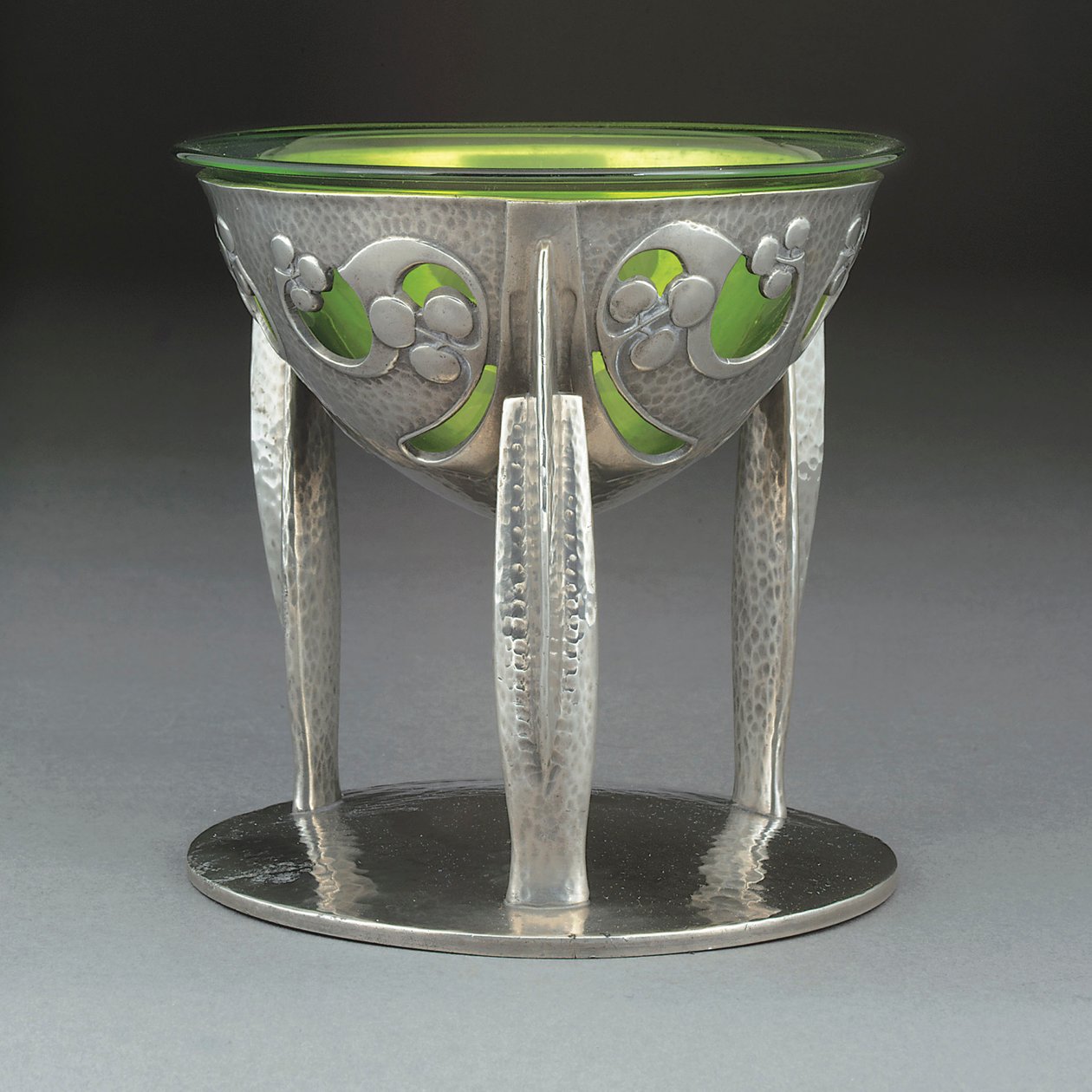 Eine Tudric Zinn- und Glas-Kuppel von Giovanni Bigatti
