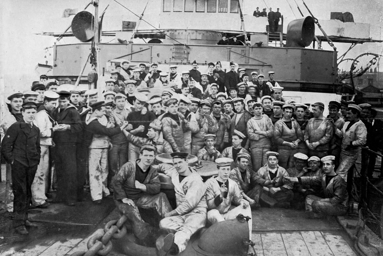 Maschinenraum-Besatzung an Bord der HMS Majestic, 1896 von Gregory and Co