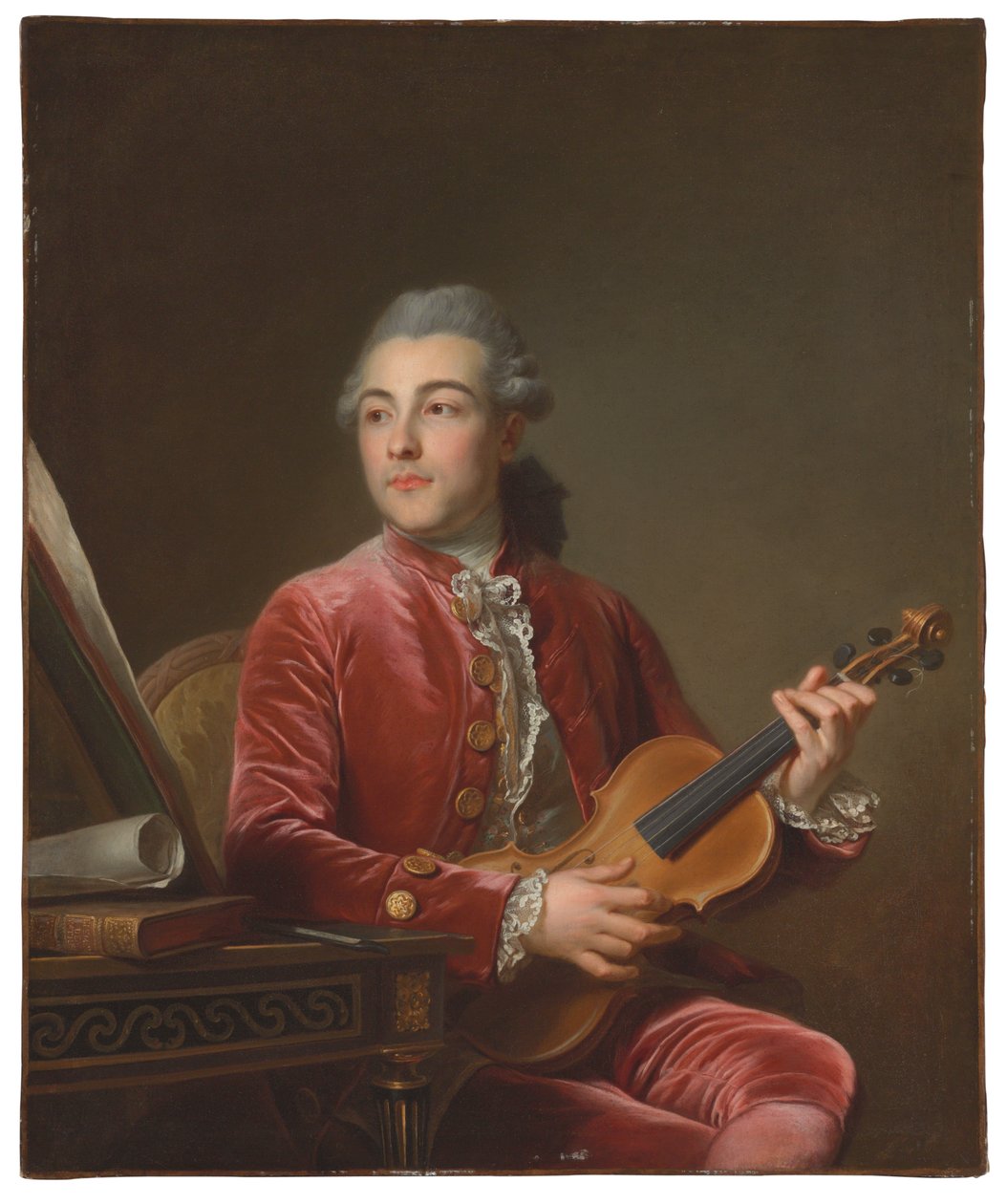 Porträt eines Gentlemans, halblang, sitzend in einer roten Samtjacke mit einer Geige von Guillaume Voiriot