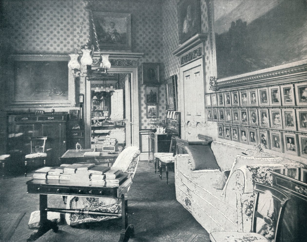 Ankleidezimmer des Prinzgemahls im Buckingham Palace, ca. 1899, 1901 von HN King