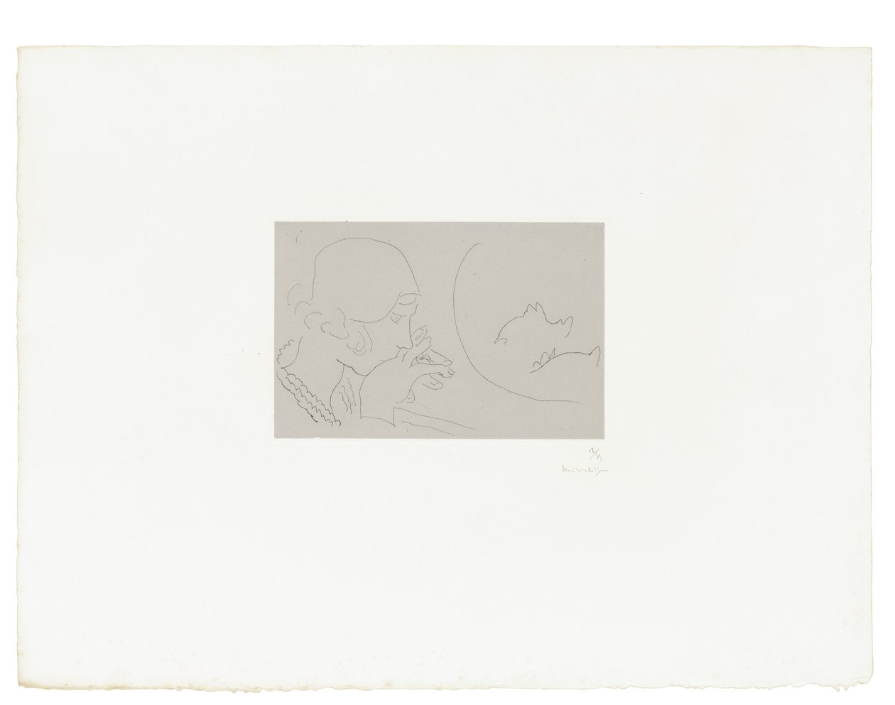 Junge Frau betrachtet ein Glas mit roten Fischen von Henri Matisse