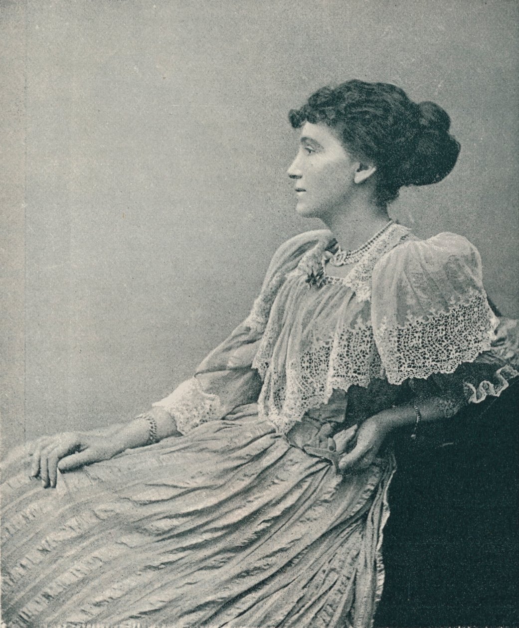 Mrs. Hugh E. H. Hoare, ca. 1893 von Henry Herschel Hay Cameron