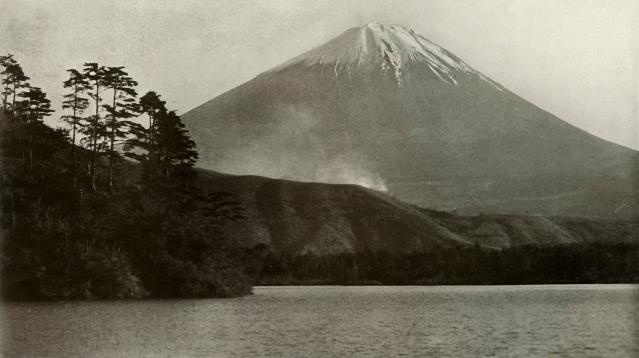 Fuji von Nishi-No-Umi, 1910 von Herbert Ponting