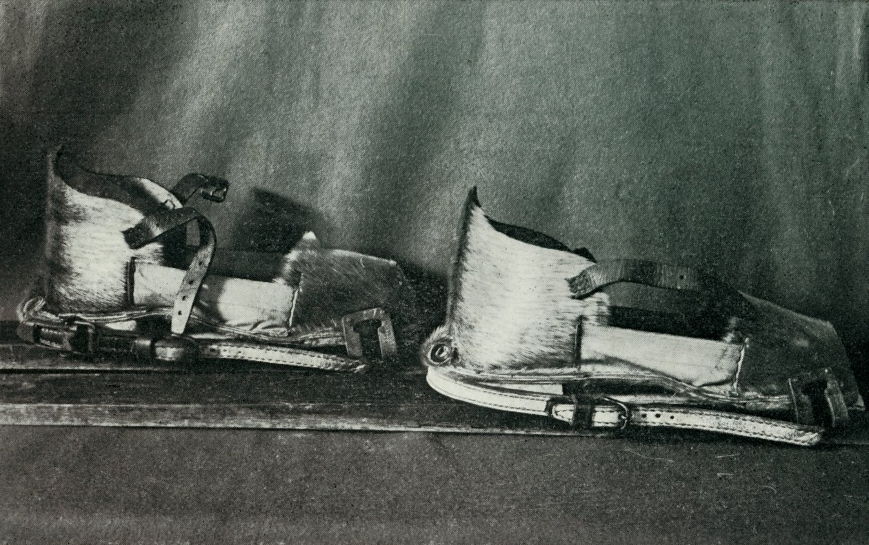 Skischuhe für den Gebrauch mit Finnesko, ca. 1910-1913 von Herbert Ponting