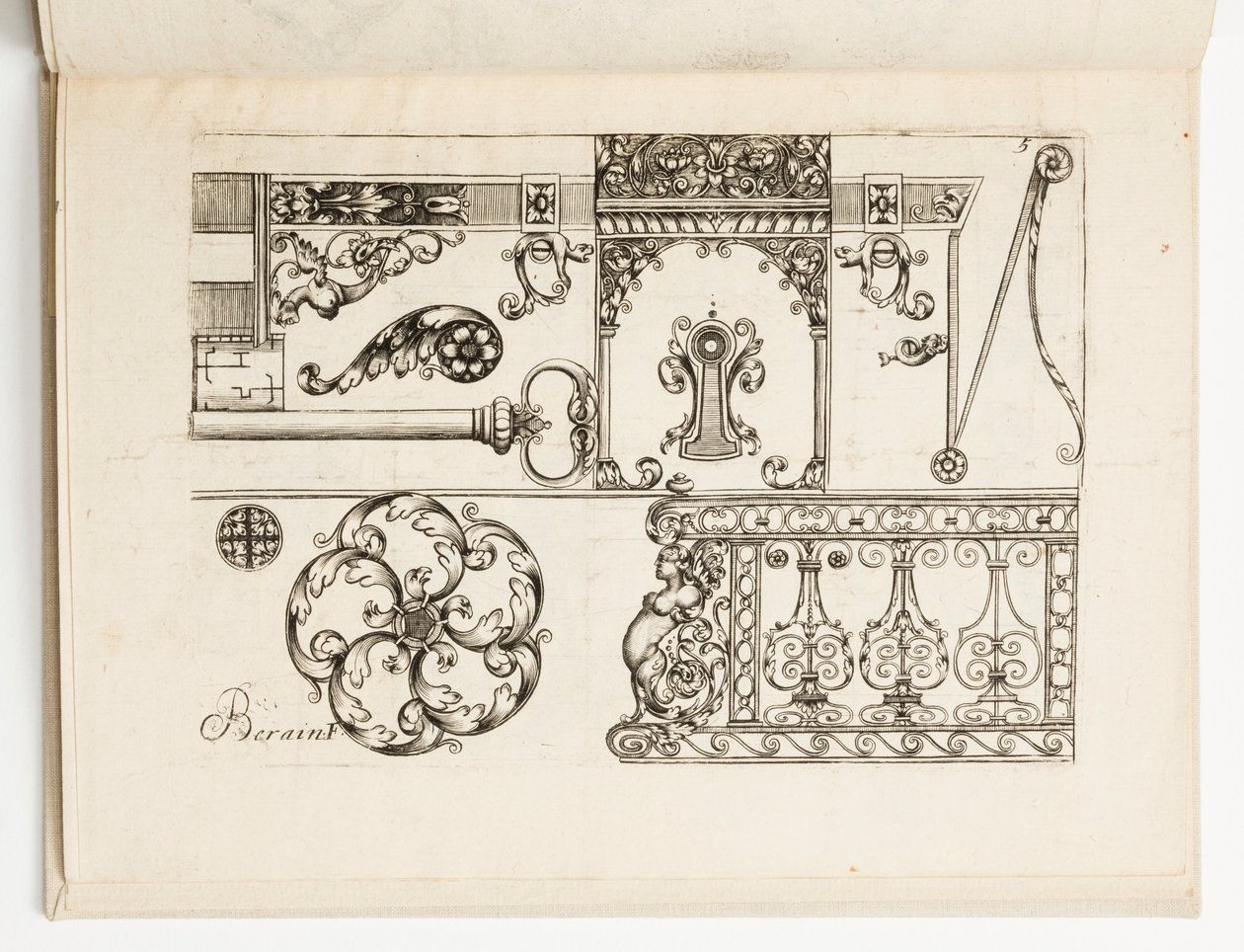 Platte 5, aus Diverses pièces de serruriers (Verschiedene Entwürfe für Schlosser) von Hugues Brisville