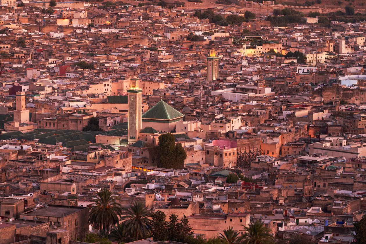 Ein Blick auf die Medina von Fes, Marokko, 2019 (Foto) von Ira Block
