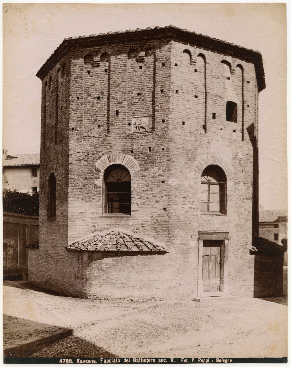 Baptisterium des Neon oder Orthodoxes Baptisterium, Ravenna, Emilia-Romagna, Italien, Fotografie von Pietro Poppi, Bologna, ca. 1900 von Italian Photographer
