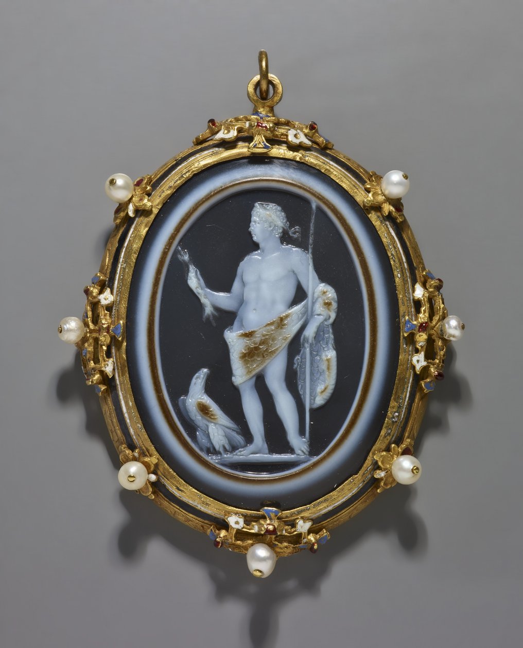 Kamee, die einen römischen Kaiser als Jupiter darstellt, Kamee: Römisch, A.D. 41-54, Rahmen: Italienisch, spätes 16. Jahrhundert von Italian School