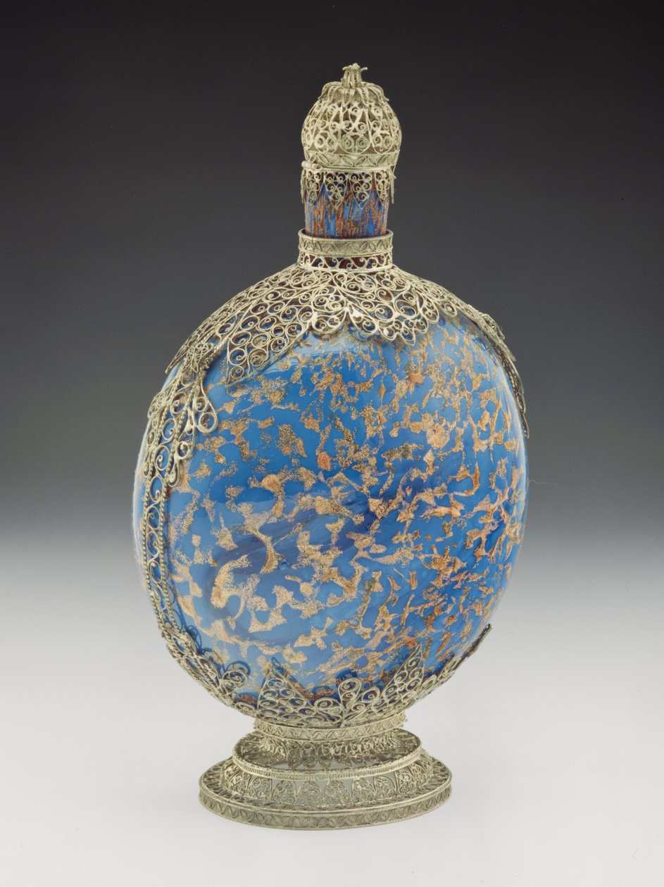 Vergoldete blaue Flasche mit Filigranmontierung, venezianisch von Italian School