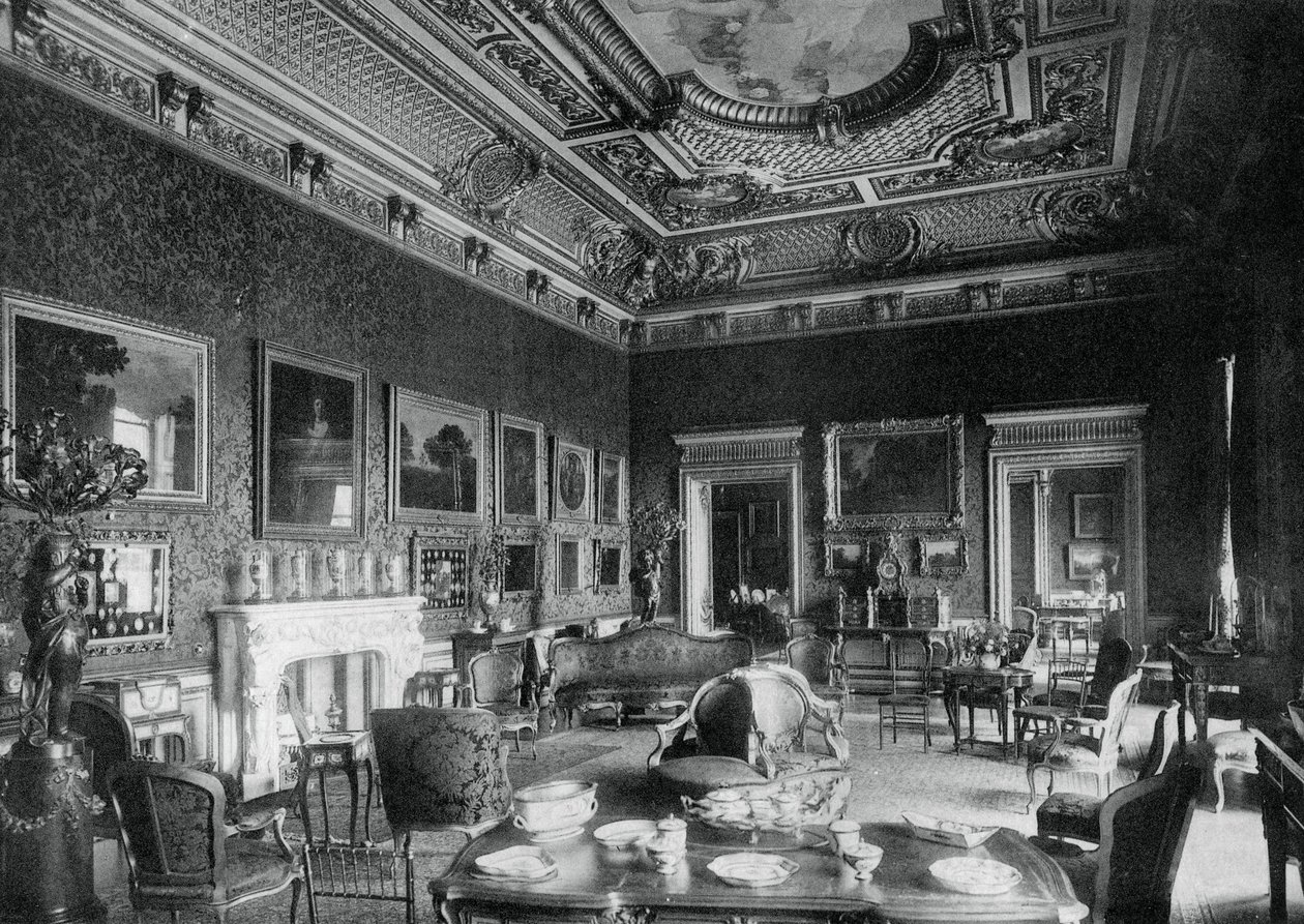 Das Wohnzimmer, Montagu House, 1908 von J Russell and Sons