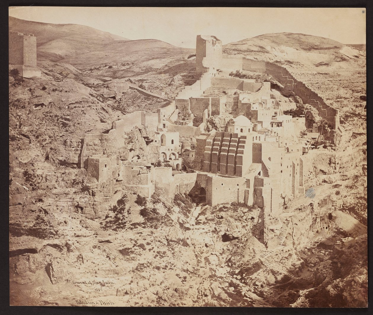 „Kloster von Mar Saba. 1857“ [Wielka Ławra św. Saby, bekannt im Arabischen als Mar Saba – ein orthodoxes Kloster im Kidrontal im Westjordanland, östlich von Bethlehem] von James Robertson