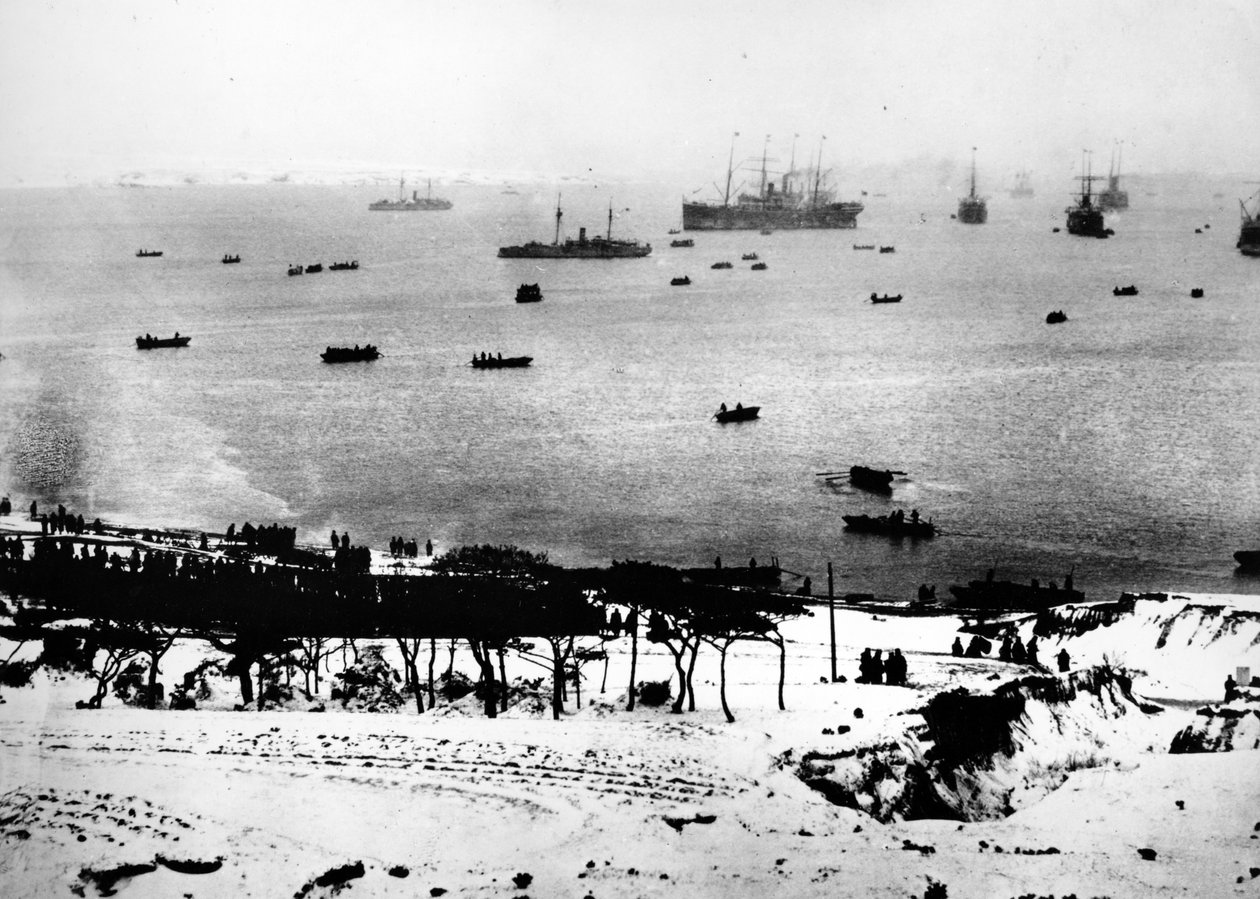 Japanische Truppen landen in Rongcheng, 20. Januar 1895 von Japanese Photographer