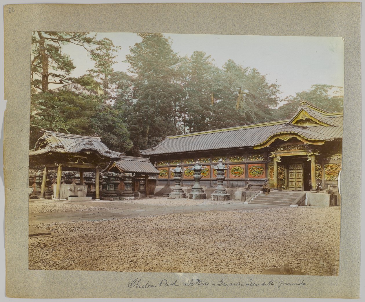 Innerhalb des Tempelgeländes, Shiba-Park, Tokio, Japan von Japanese Photographer