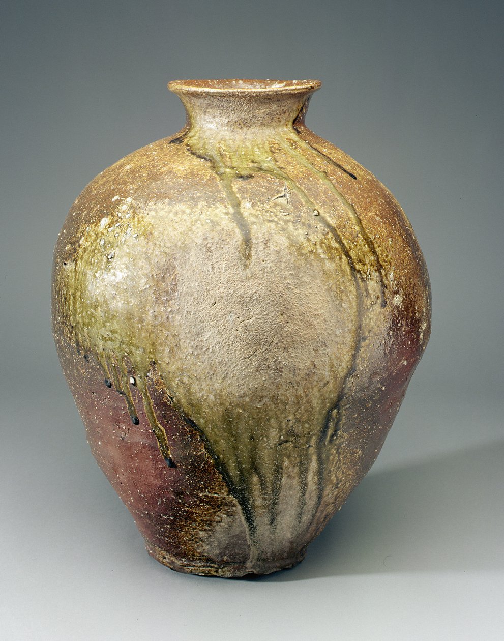 Großer Krug, Shigaraki-Öfen, Shiga, Muromachi-Periode, ca. 15.-16. Jahrhundert von Japanese School