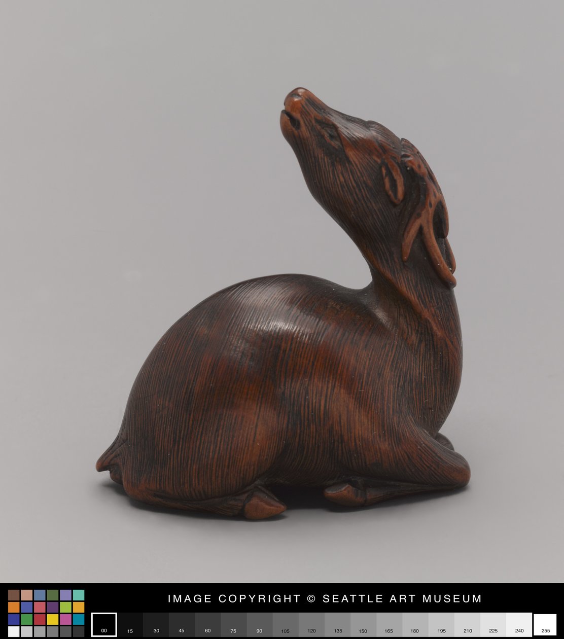 Netsuke modelliert als Hirsch, Mitte des 19. Jahrhunderts von Japanese School