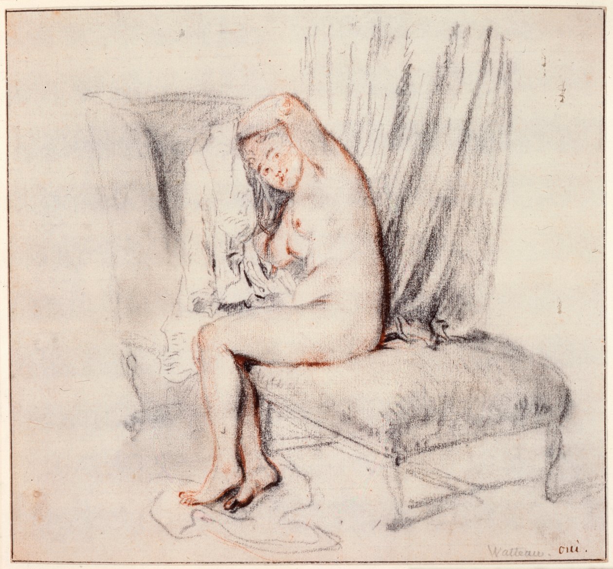 Nackte Frau sitzt auf einer Chaiselongue und zieht ihr Hemd an, 18. Jahrhundert von Jean Antoine Watteau