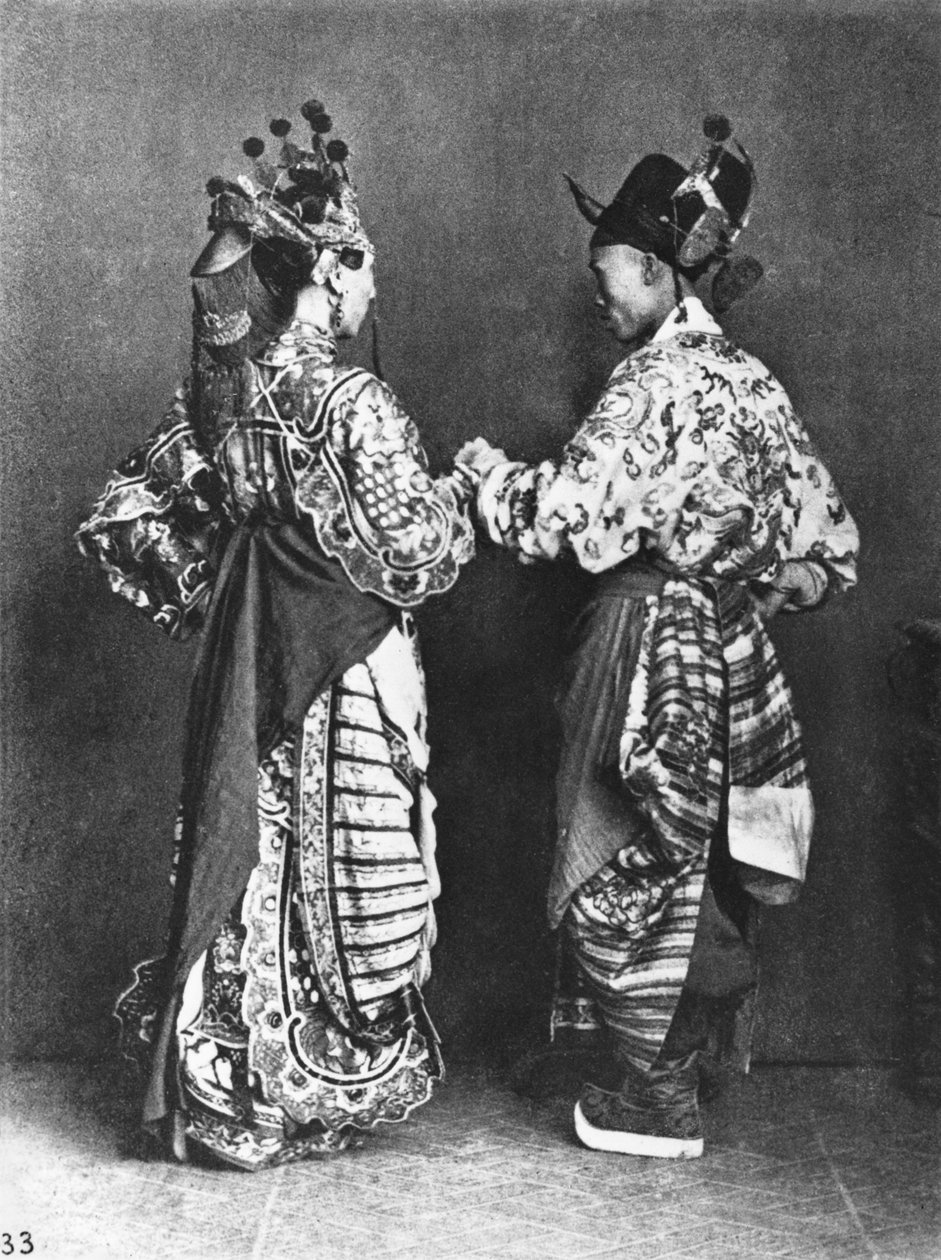 Chinesische Schauspieler von hinten, ca. 1870 von John Thomson