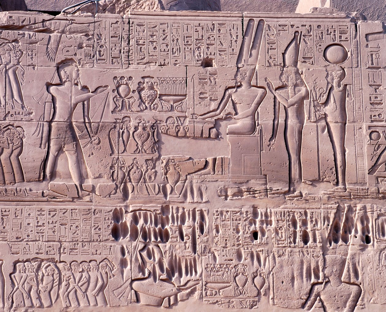 Ägypten, Altes Theben, Luxor, Karnak-Tempelkomplex, Bezirk von Amun-Re, Große Säulenhalle, Nordwand, Relief mit Kriegsszenen von Sethos I. in Syrien und Palästina, Detail mit Opfergaben an die Götter von Walter Charles Mills