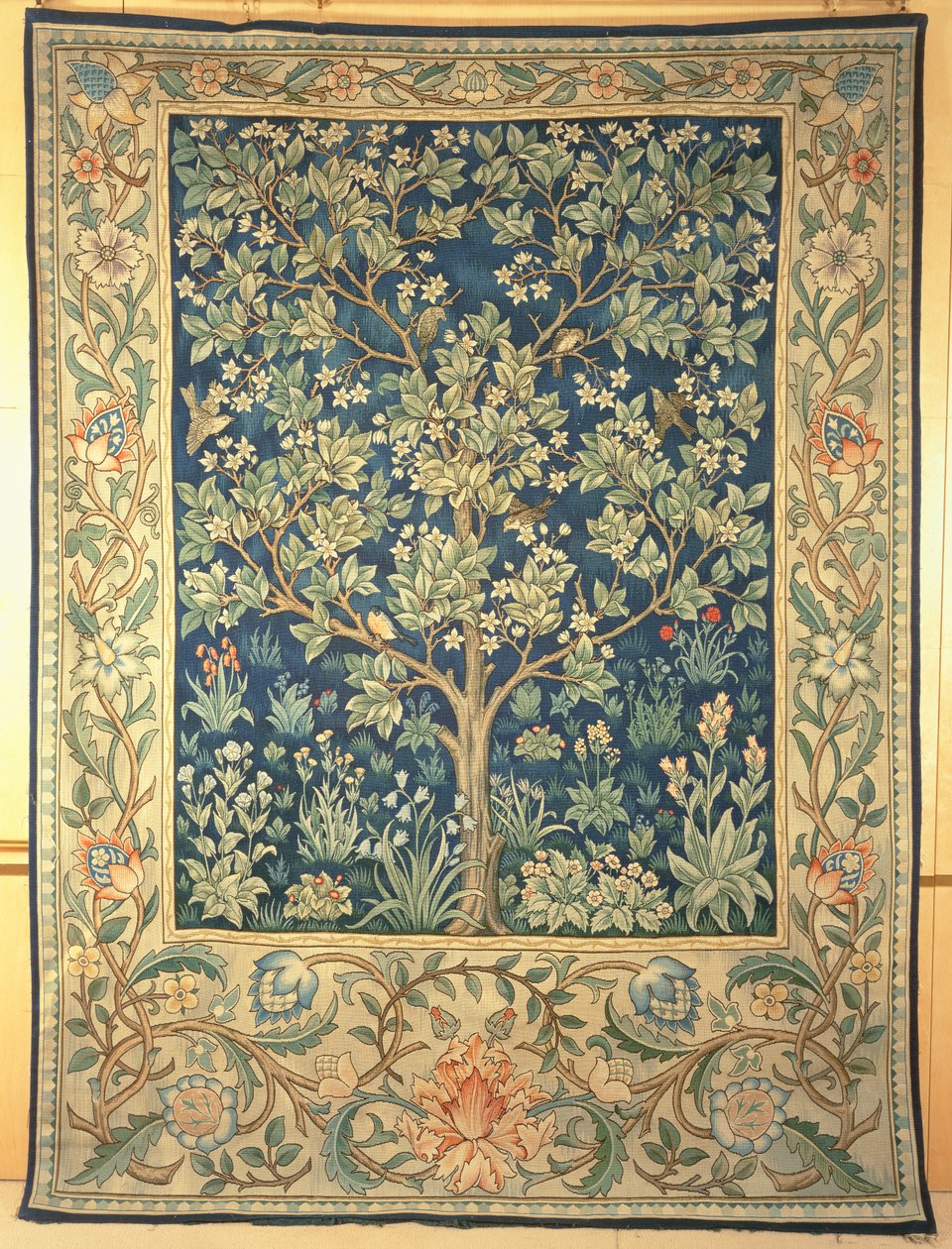 Baum-Portiere-Wandteppich, hergestellt für William Morris & Co., ca. 1909 von John Henry Dearle