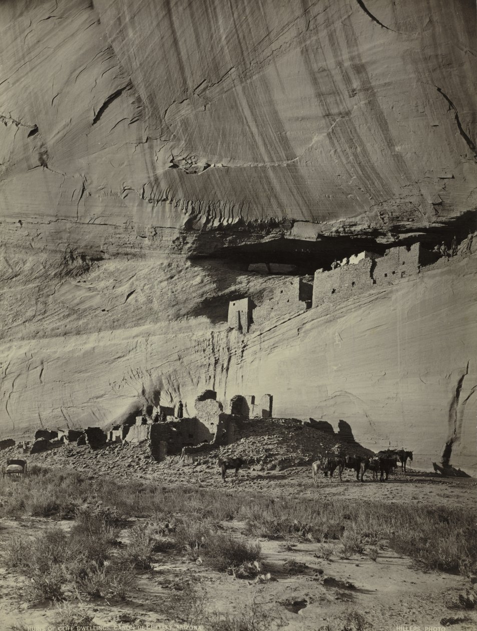 Ruinen der Klippenwohnungen, Canyon de Chelly, Arizona von John K. Hillers