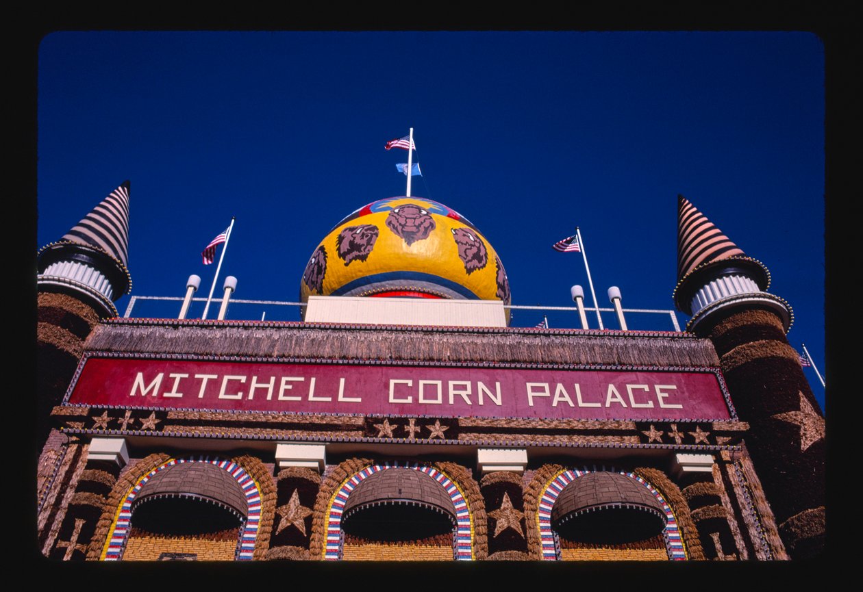 Corn Palace, niedrige Ansicht, Mitchell, South Dakota, USA von John Margolies