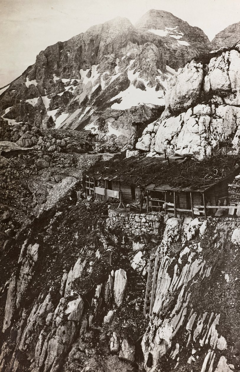 Album "Meine Weltkriegs-Erinnerungen Südwestfront (Kärnten, Italien, Südtirol) 31/03/1915-12/11/1918 - Josef Zohles Wien": Militärlager in den Bergen (s/w Foto) von Josef Zohles