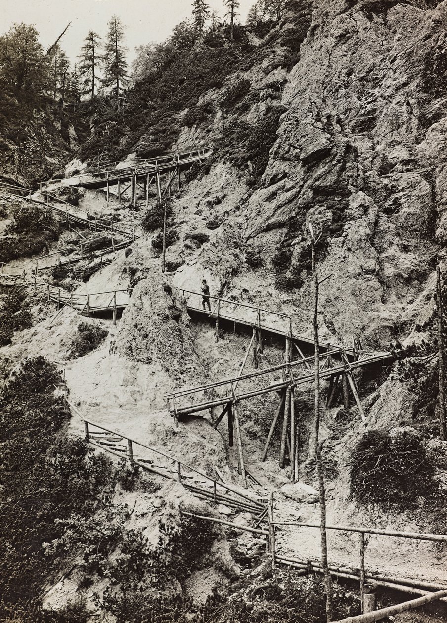 Album "Meine Weltkriegs-Erinnerungen Südwestfront (Kärnten, Italien, Südtirol) 31/03/1915-12/11/1918 - Josef Zohles Wien": Holzstege zu den Bergen von Josef Zohles