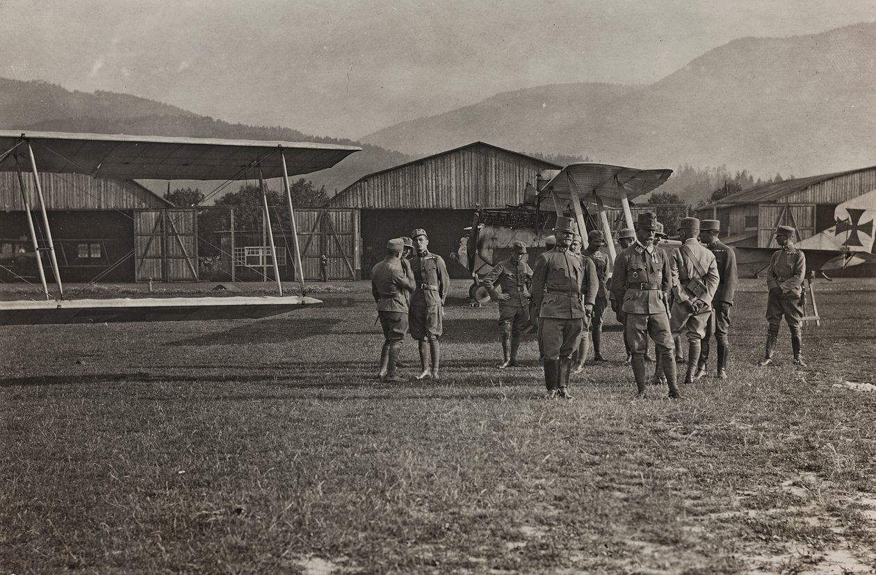 Album "Meine Weltkriegs-Erinnerungen Südwestfront (Kärnten, Italien, Südtirol) 31/03/1915-12/11/1918 - Josef Zohles Wien": Flugplatz von Josef Zohles