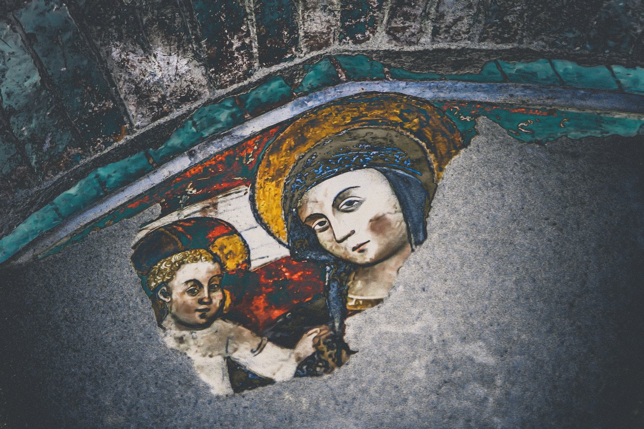 Madonna und Kind, aus der Serie Maria und Jesus in Savonna, 2015 von Joy Lions