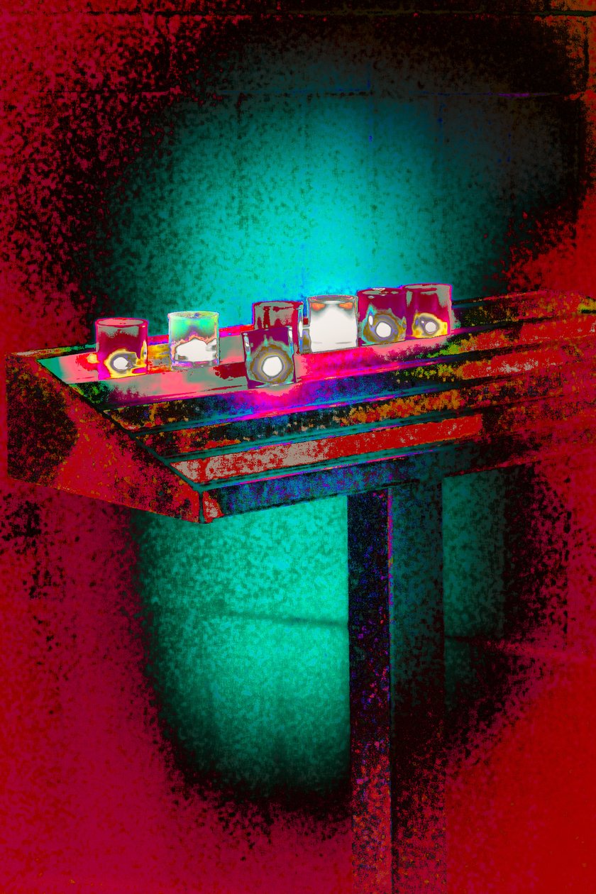 Das Licht, aus der Serie Votivkerzen von Joy Lions