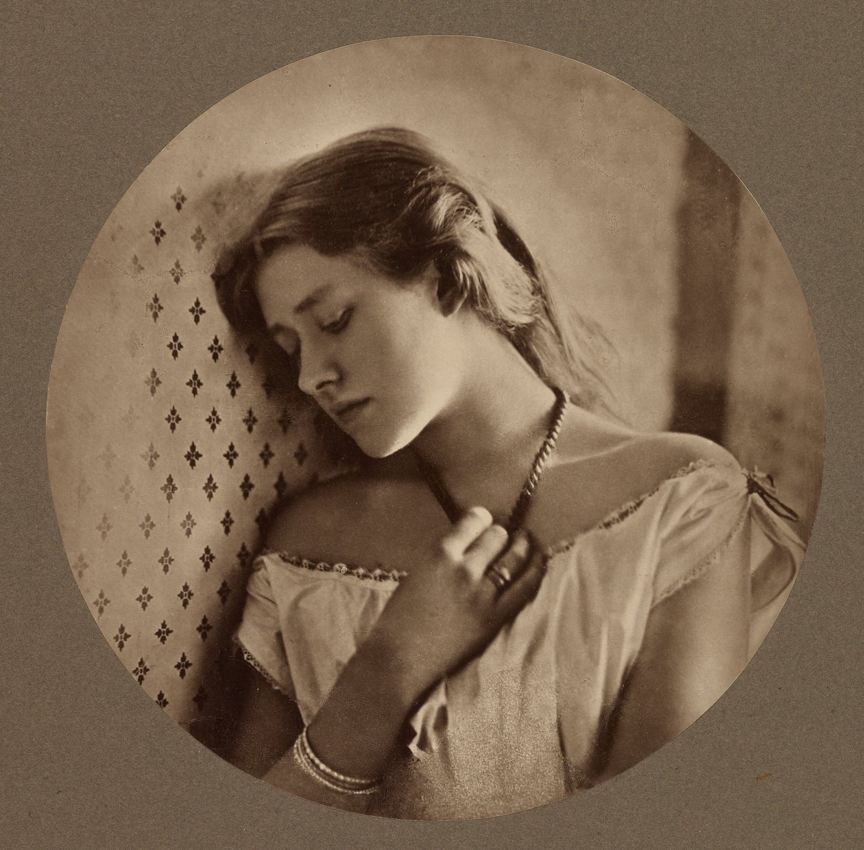 [Ellen Terry im Alter von sechzehn Jahren] von Julia Margaret Cameron