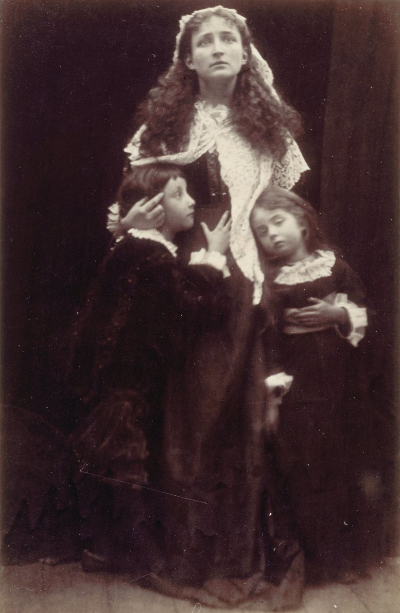 Königin Henrietta Maria und ihre Kinder (Rachel und Laura Gurney) von Julia Margaret Cameron