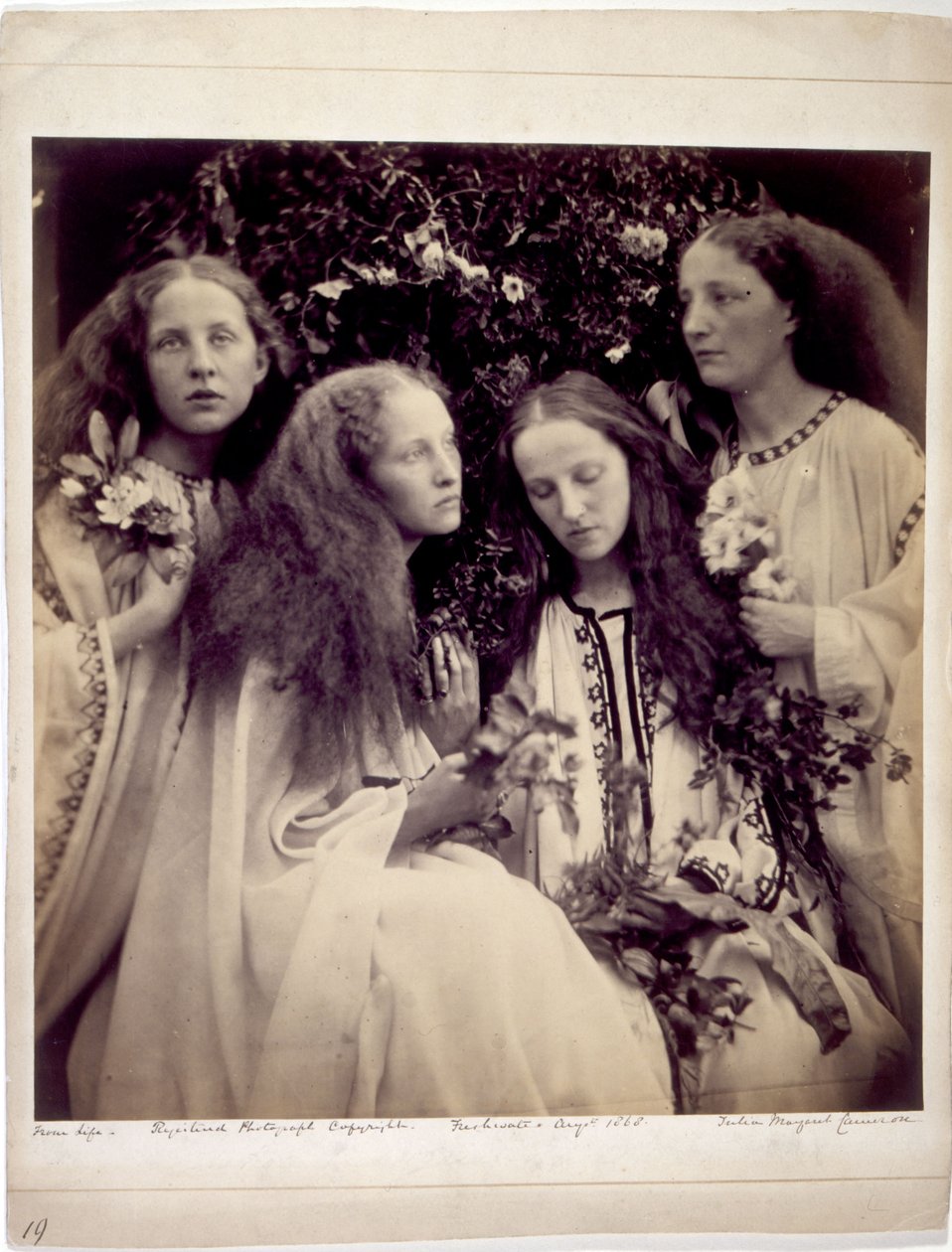 „Der Rosenknospengarten der Mädchen“ - die Schwestern Fraser Tytler von Julia Margaret Cameron