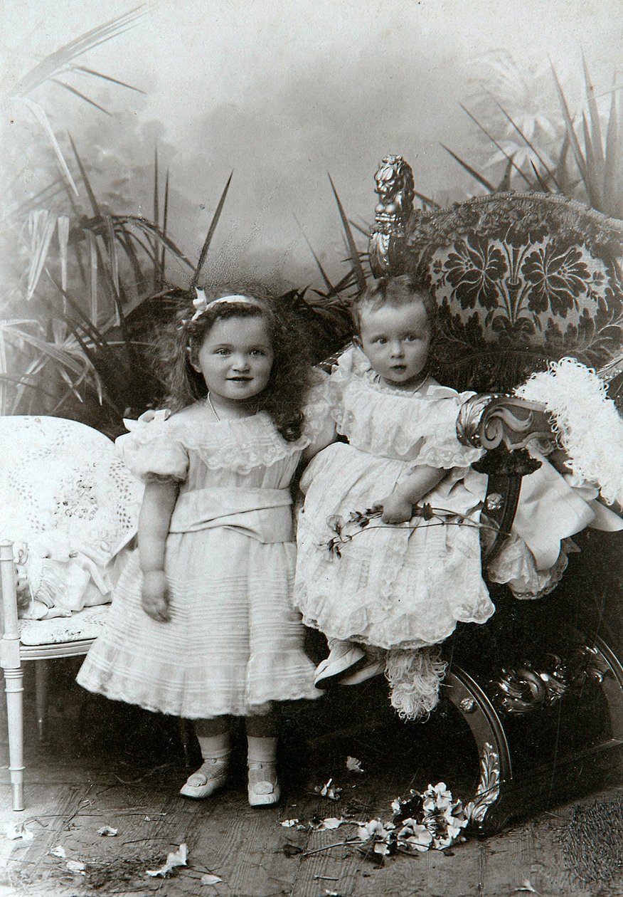 Großfürstinnen Olga Nikolajewna und Tatjana Nikolajewna von Russland, spätes 19. Jahrhundert von K. von Hahn