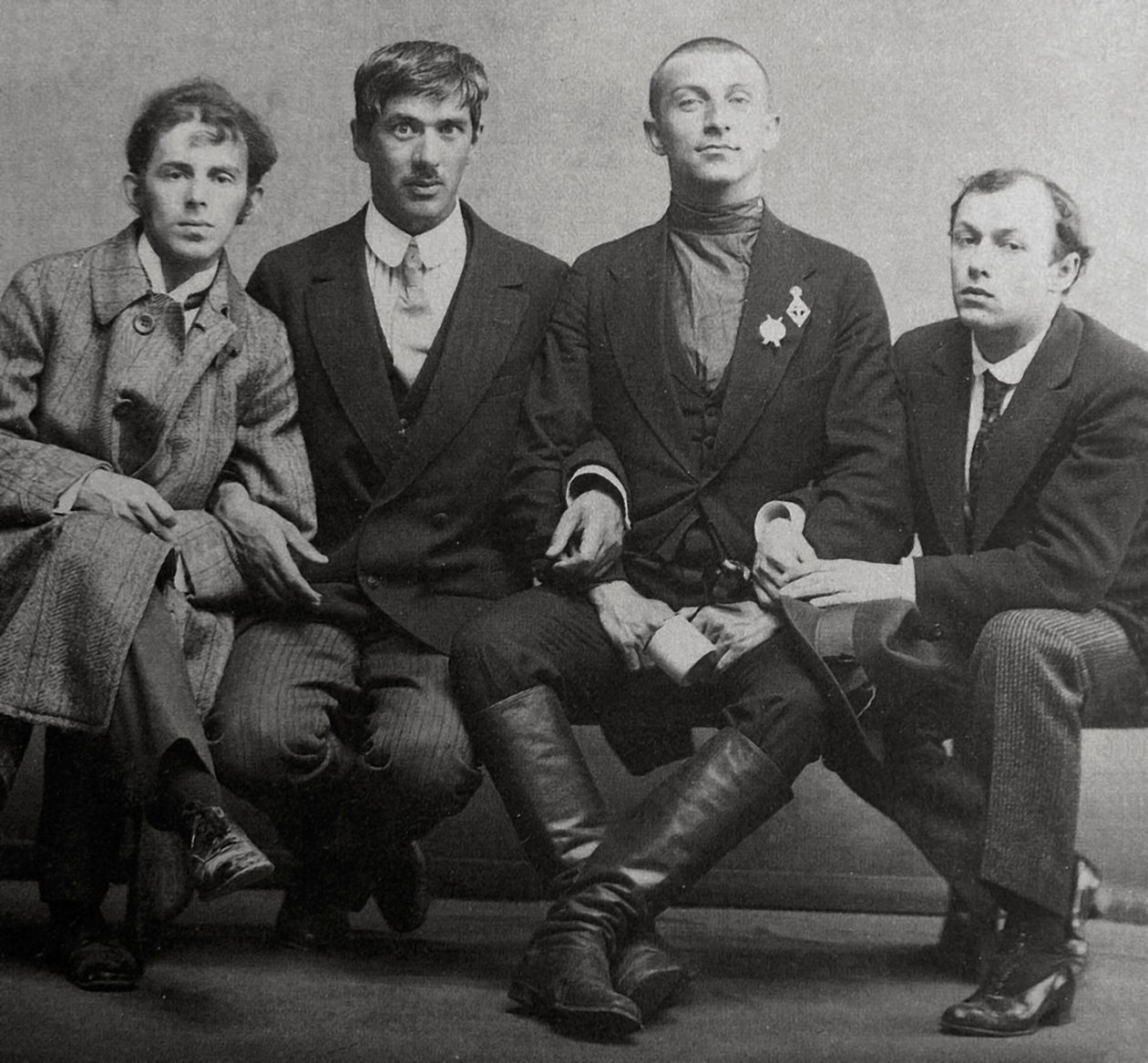 Osip Mandelstam, Korney Chukovsky, Benedikt Livshits und Yury Annenkov, 1914 von Karl Karlovich Bulla