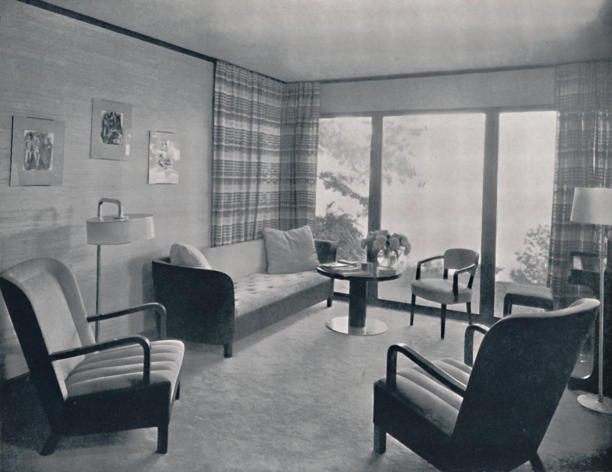 Das Wohnzimmer eines Hauses, entworfen von Howard T. Fisher für Miss Ruth Page, 1935 von Kaufman and Fabry Co