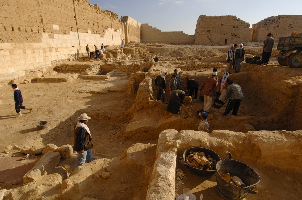 Kleopatra; Die Suche nach der letzten Königin von Ägypten; Ausstellungskatalog; Seite 208; Kleopatra, 2011 von Kenneth Garrett