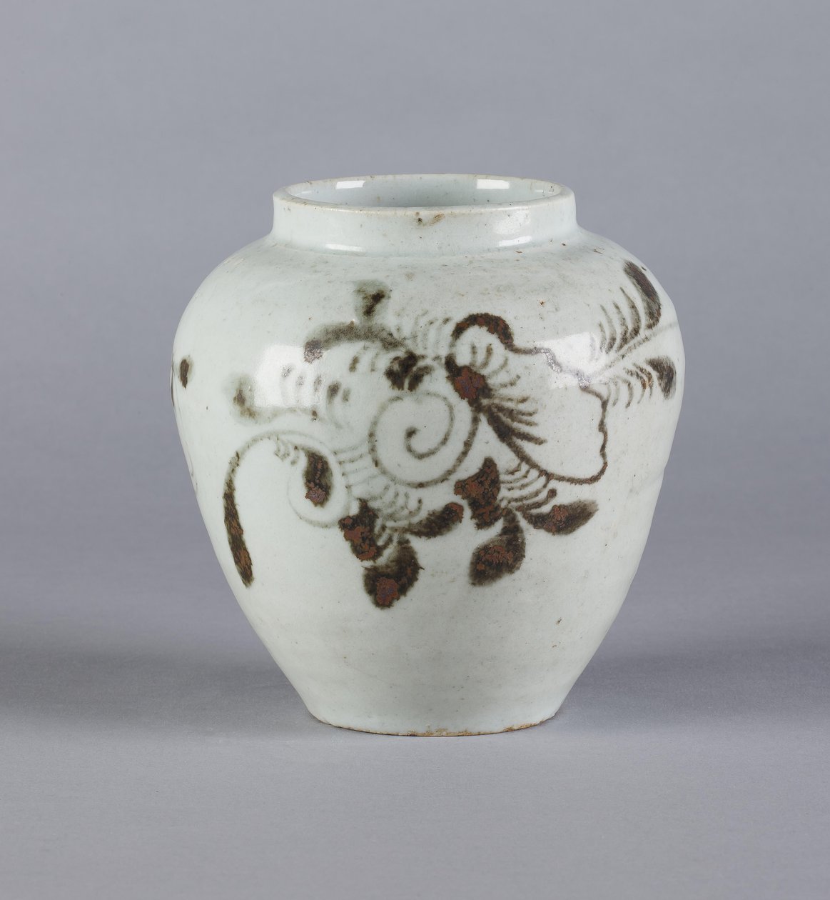 Krug mit Blumendesign, Yi-Dynastie von Korean School