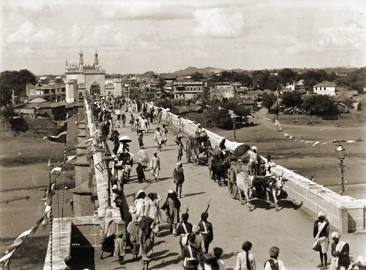 Fotografie der Eingangsbrücke zur Stadt Hyderabad von Lala Deen Dayal