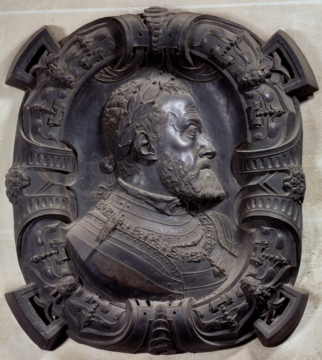 Profilporträt von Kaiser Karl V. von Leone Leoni